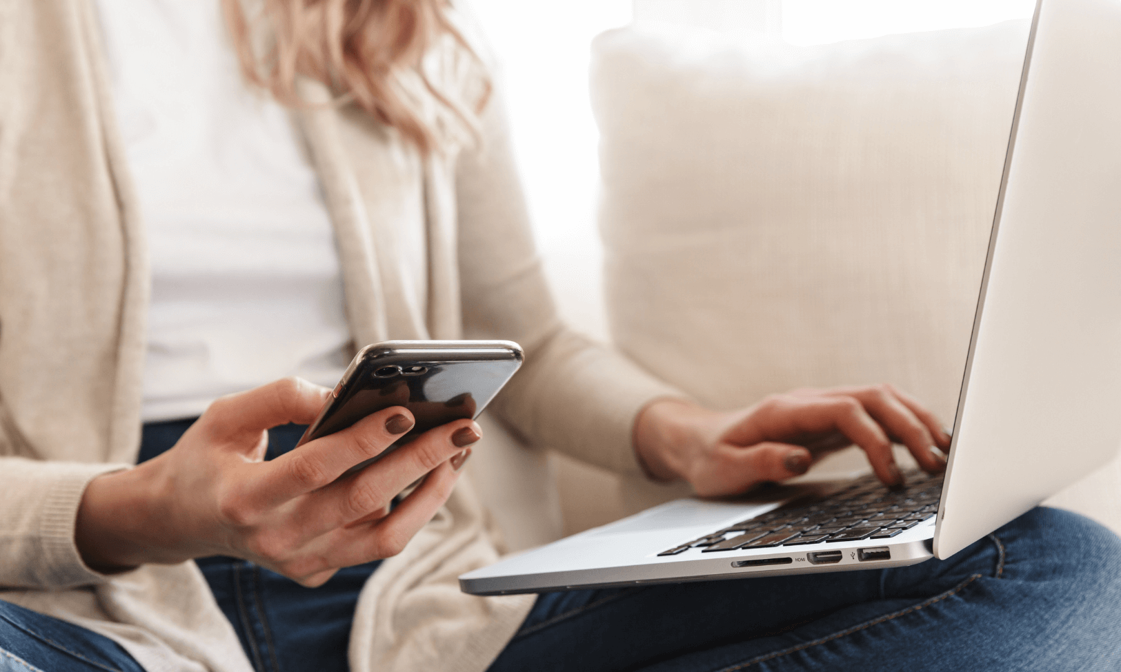 contact contact nurse with phone and laptop